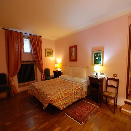 Casa Lazzaro Сиена